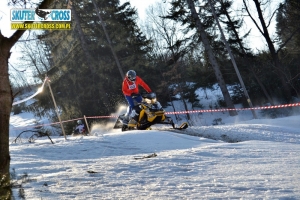 Skuter Cross 2015 - amatorskie zawody skuterów śnieżnych w Złatnej